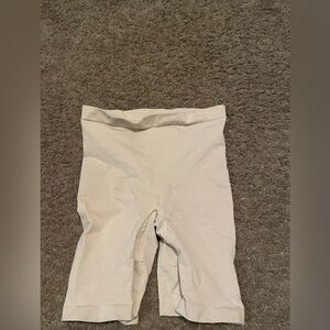 Barely There Women's Cream Shape Wear